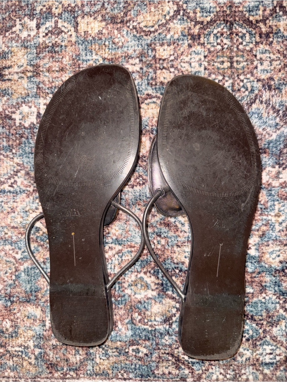 Zara x Marisa berenson flat leather sandals - Picture 9 of 9